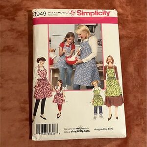 Simplicity Pattern 3949 Aprons